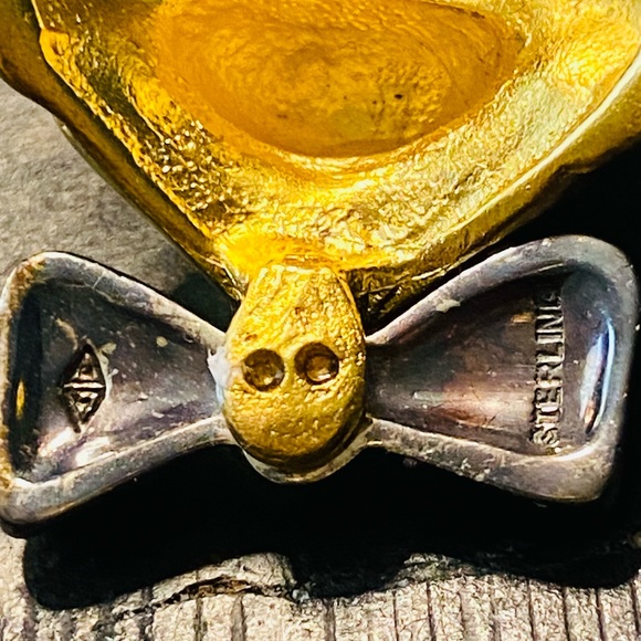 Rare Vintage Judith Jack Disney 3D Mickey Mouse Bowtie brooch. (116) - Picture 6 of 10